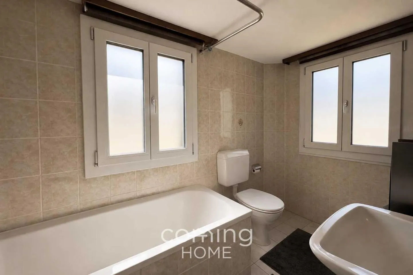 Appartement ensoleillé de 4,5 pièces avec vue panoramique sur les montagnes à Eischoll - Photo 8 sur 12