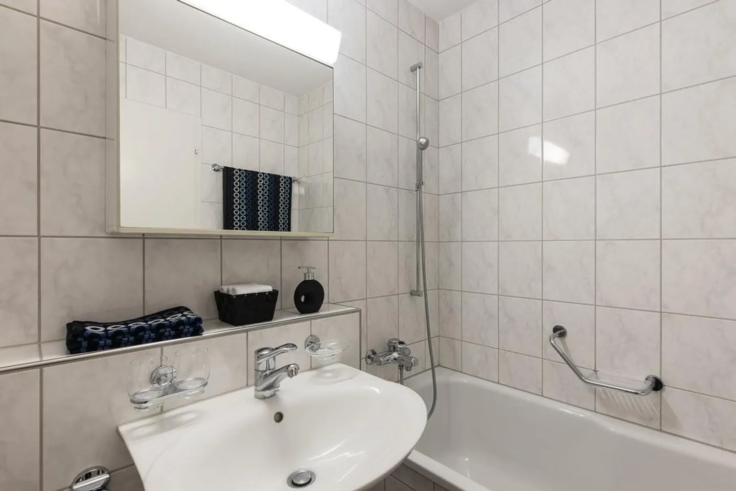 Spacious 2-room apartment near Tägipark - Photo 5 of 6