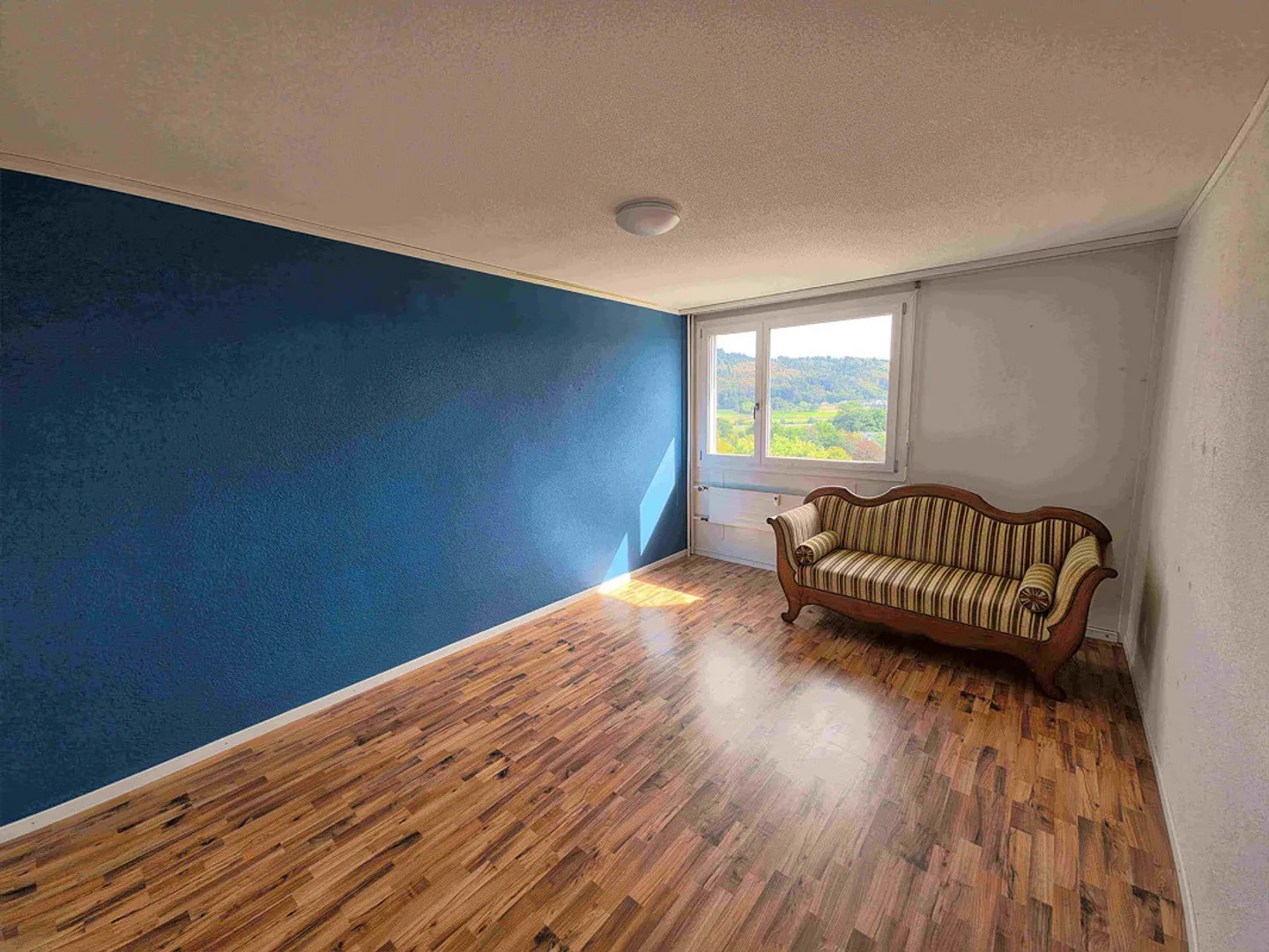 Appartement lumineux de 4,5 pièces avec balcon et belle vue - Photo 6 sur 12