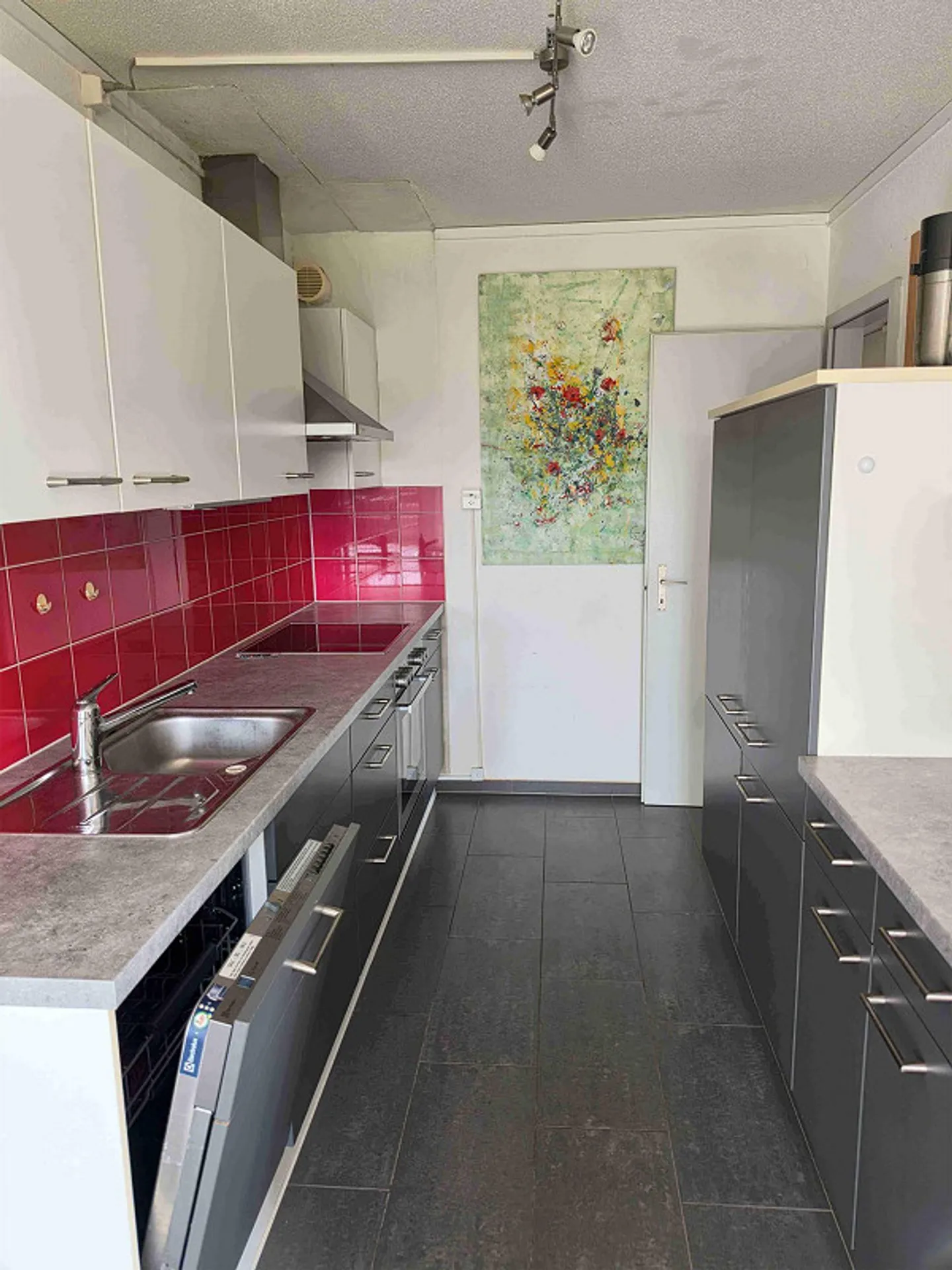 Appartement lumineux de 4,5 pièces avec balcon et belle vue - Photo 9 sur 12