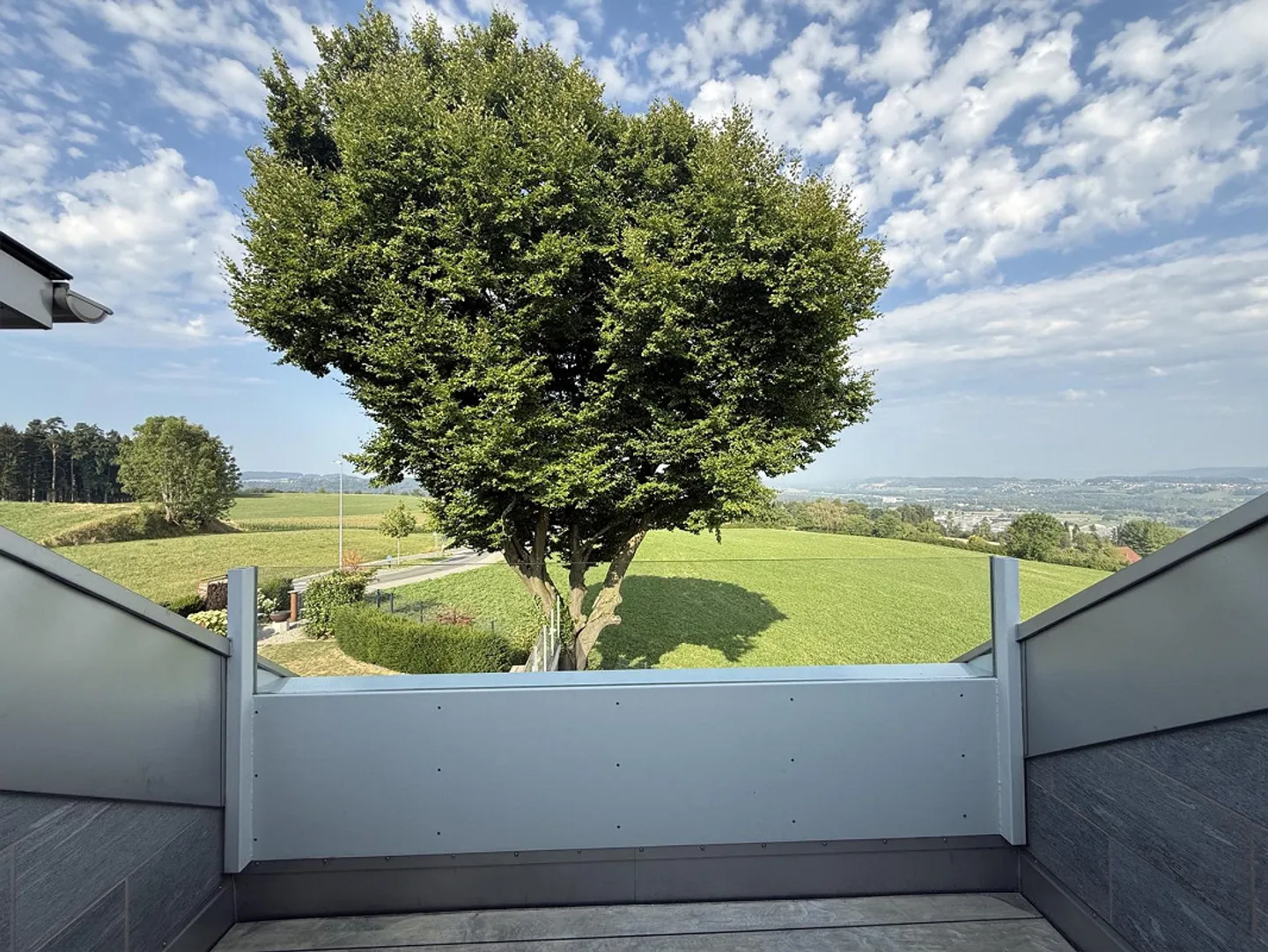 Charmante Wohnung mit Aussicht - Foto 1 von 7