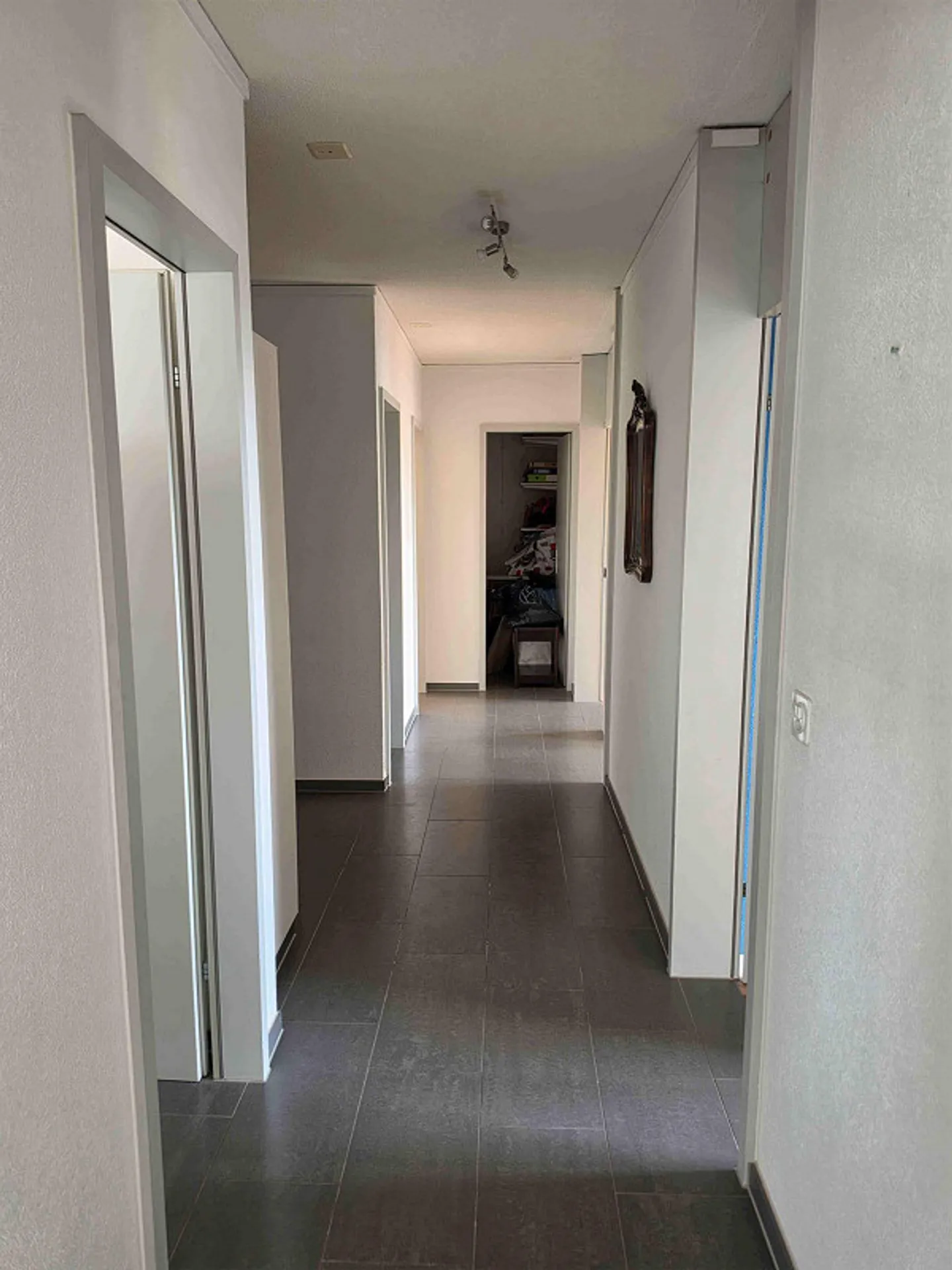 Appartement lumineux de 4,5 pièces avec balcon et belle vue - Photo 10 sur 12