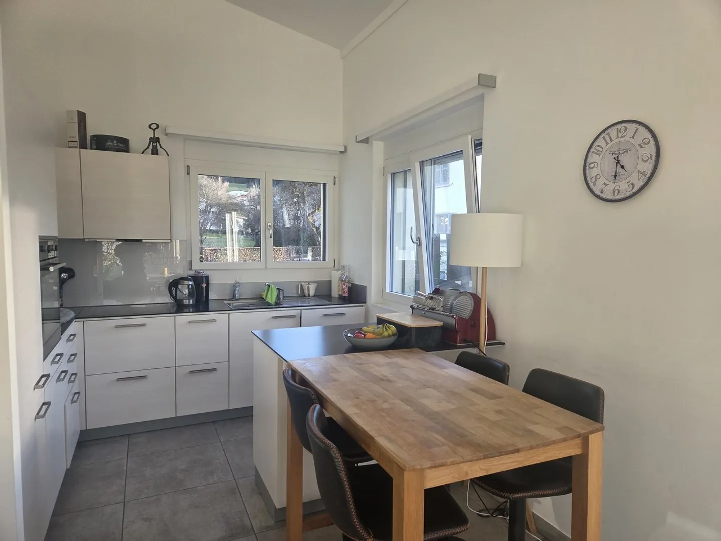 Appartamento moderno di 98 m2, 4 stanze al 1° piano senza ascensore - Foto 1 di 13