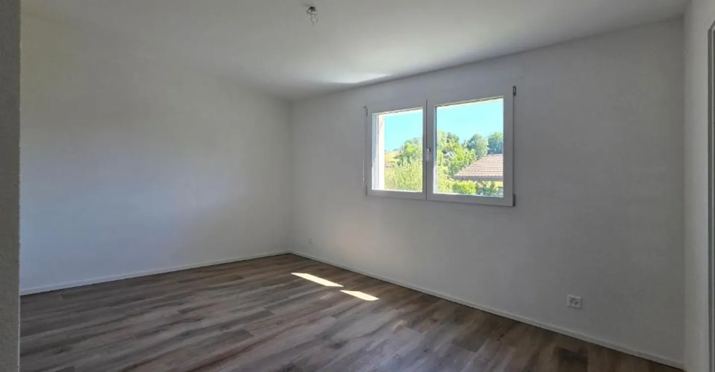 Komfort und Ruhe nur wenige Schritte von Oron entfernt - Foto 2 von 10