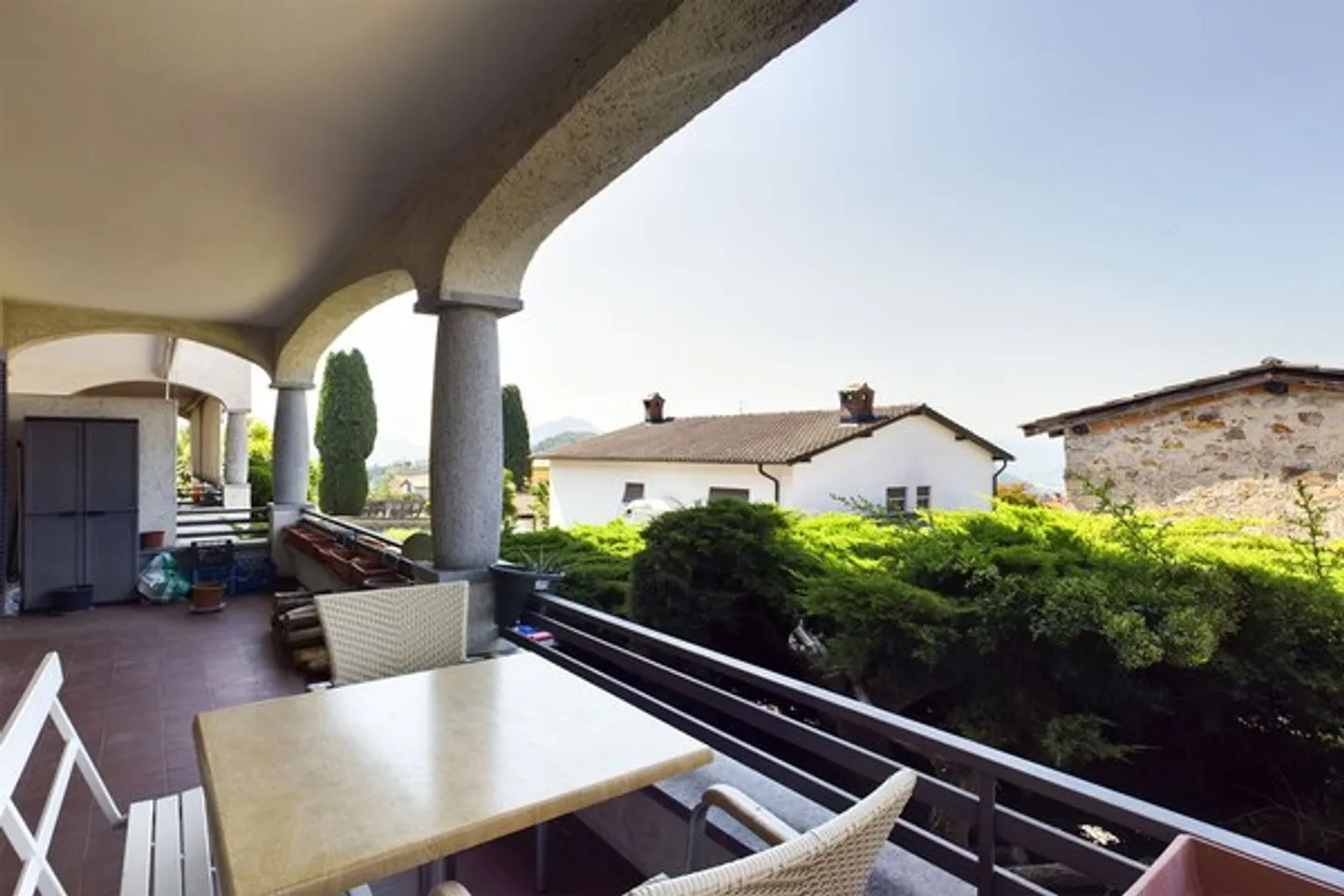 Vendiamo un appartamento di 4,5 stanze con piscina nel condominio - Foto 10 di 12