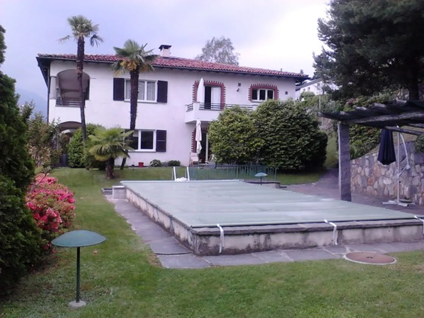 Vendiamo un appartamento di 4,5 stanze con piscina nel condominio - Foto 11 di 12