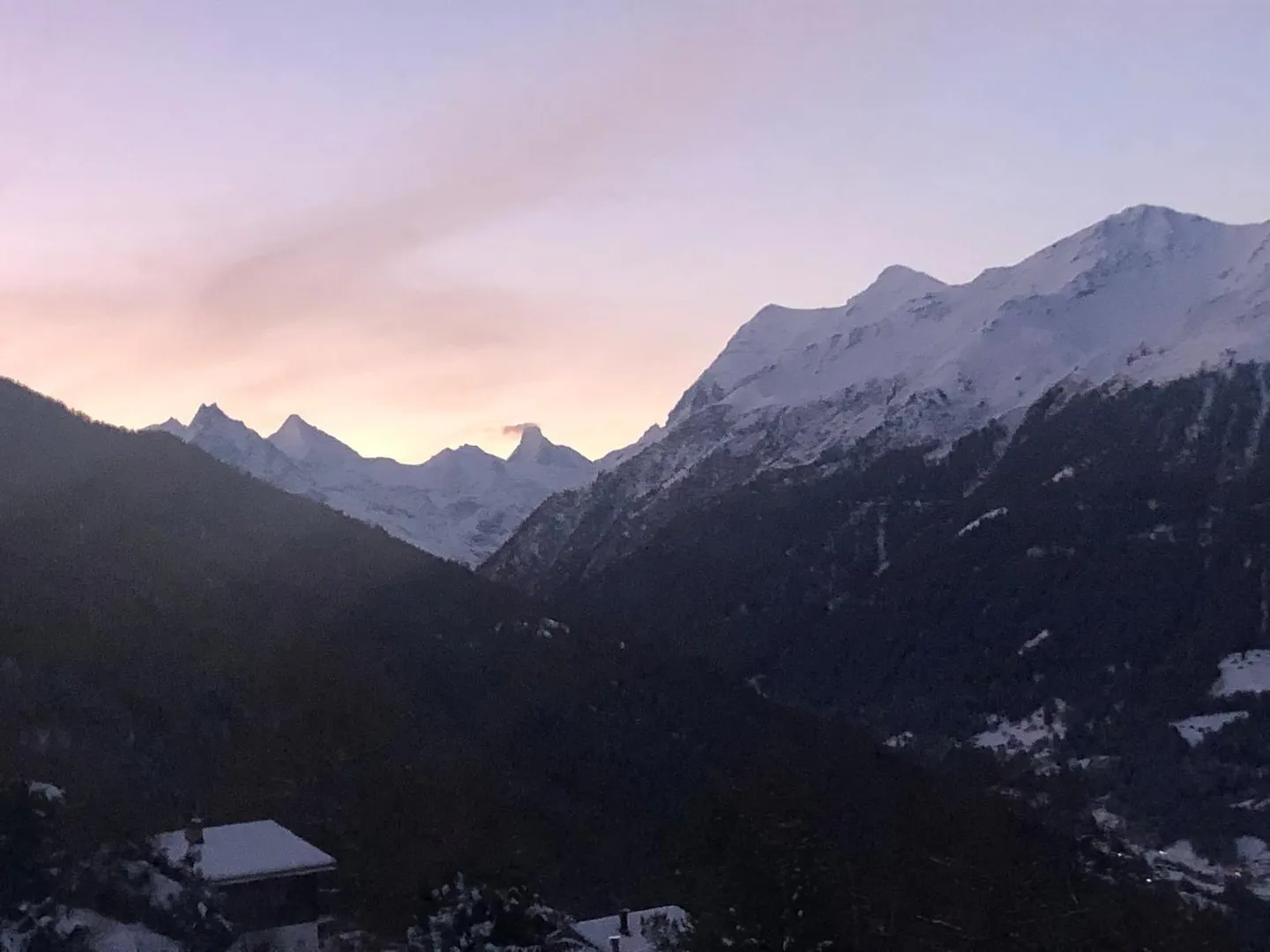 Helles 2.5-Zimmer-Wohnung von 60m2, komplett renoviert. 3. Stock, unverbaubare Aussicht! - Foto 13 di 15