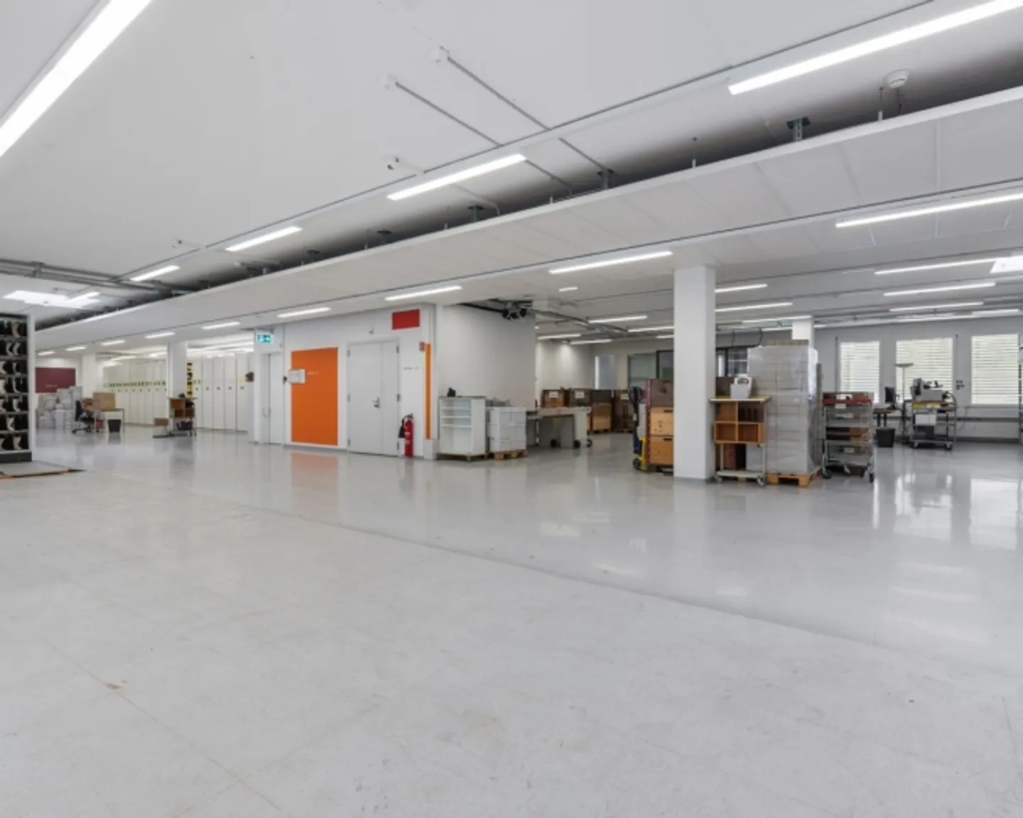 À partir de 340 m² - espaces de bureau et commerciaux polyvalents - Photo 4 sur 10