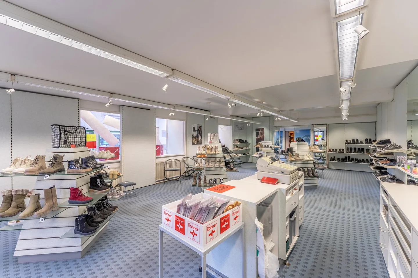 Spazio Commerciale nel Cuore della Città Vecchia - Foto 6 di 13