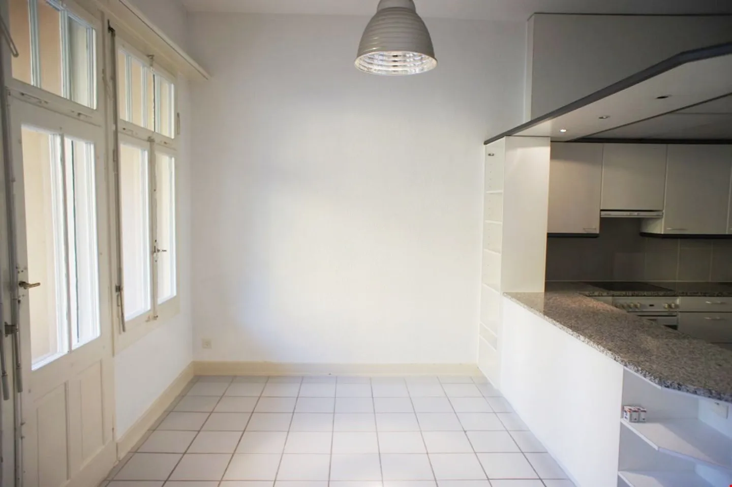 BEFRISTET bis Ende April 2026 - geräumig, hell und top zentral! - Foto 3 von 12