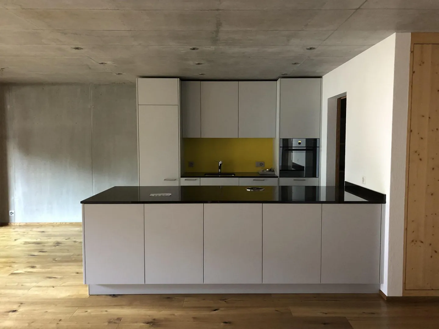 Moderne 4 1/2 Wohnung in MFH - Foto 3 von 8