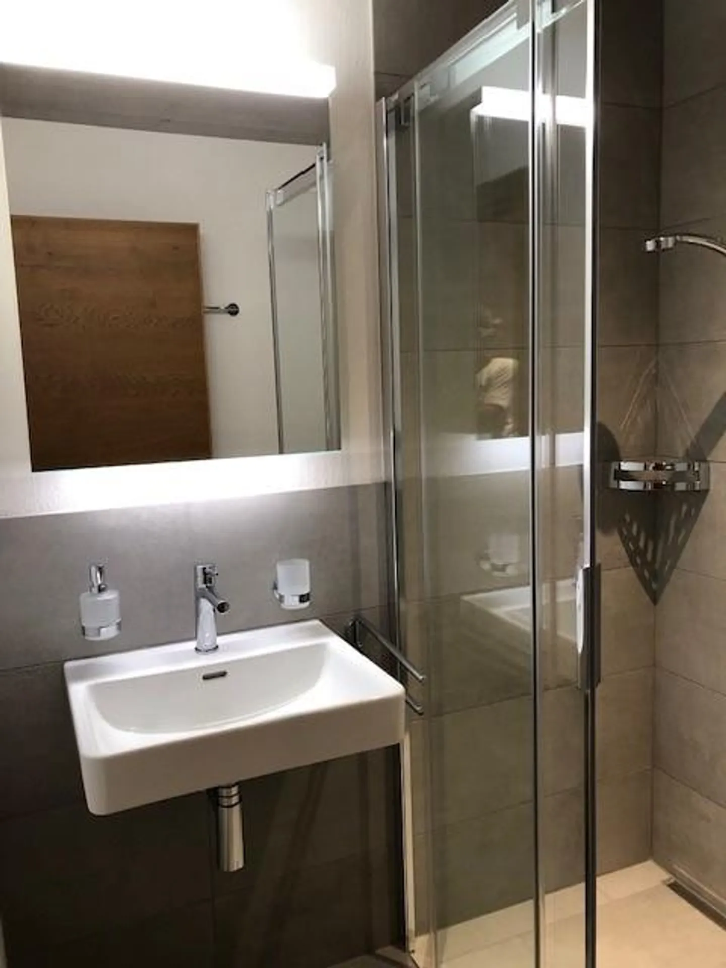 Moderne 4 1/2 Wohnung in MFH - Foto 6 von 8