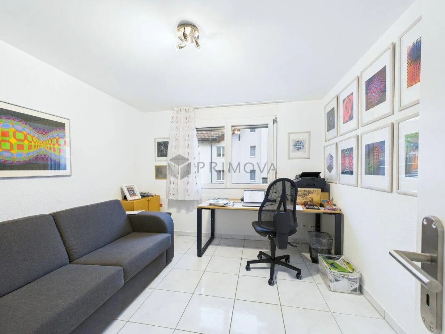 Living Above the Sea of Fog: Large 5.5 Room Apartment with Panoramic Views - Photo 13 of 18