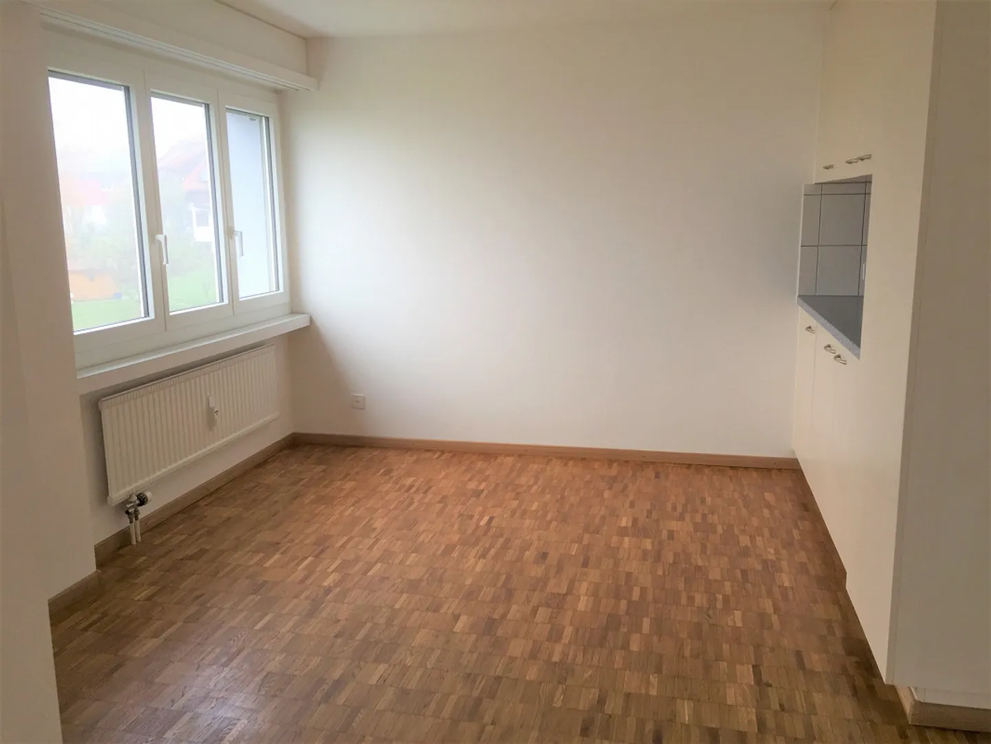 ruhige, helle 4 1/2  Zimmer-Wohnung mit schöner Aussicht - Foto 3 von 13