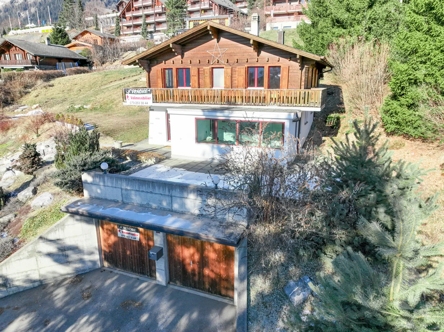 Charming 5.5p chalet, beautiful location in the center of the resort - Photo 1 of 14