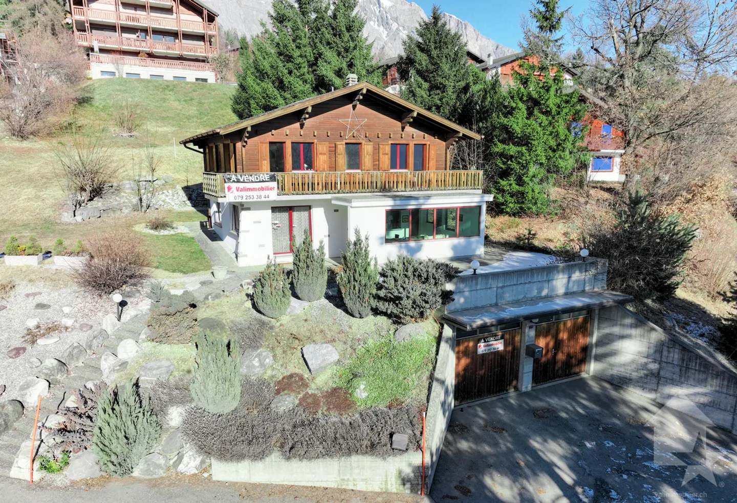 Charming 5.5p chalet, beautiful location in the center of the resort - Photo 3 of 14