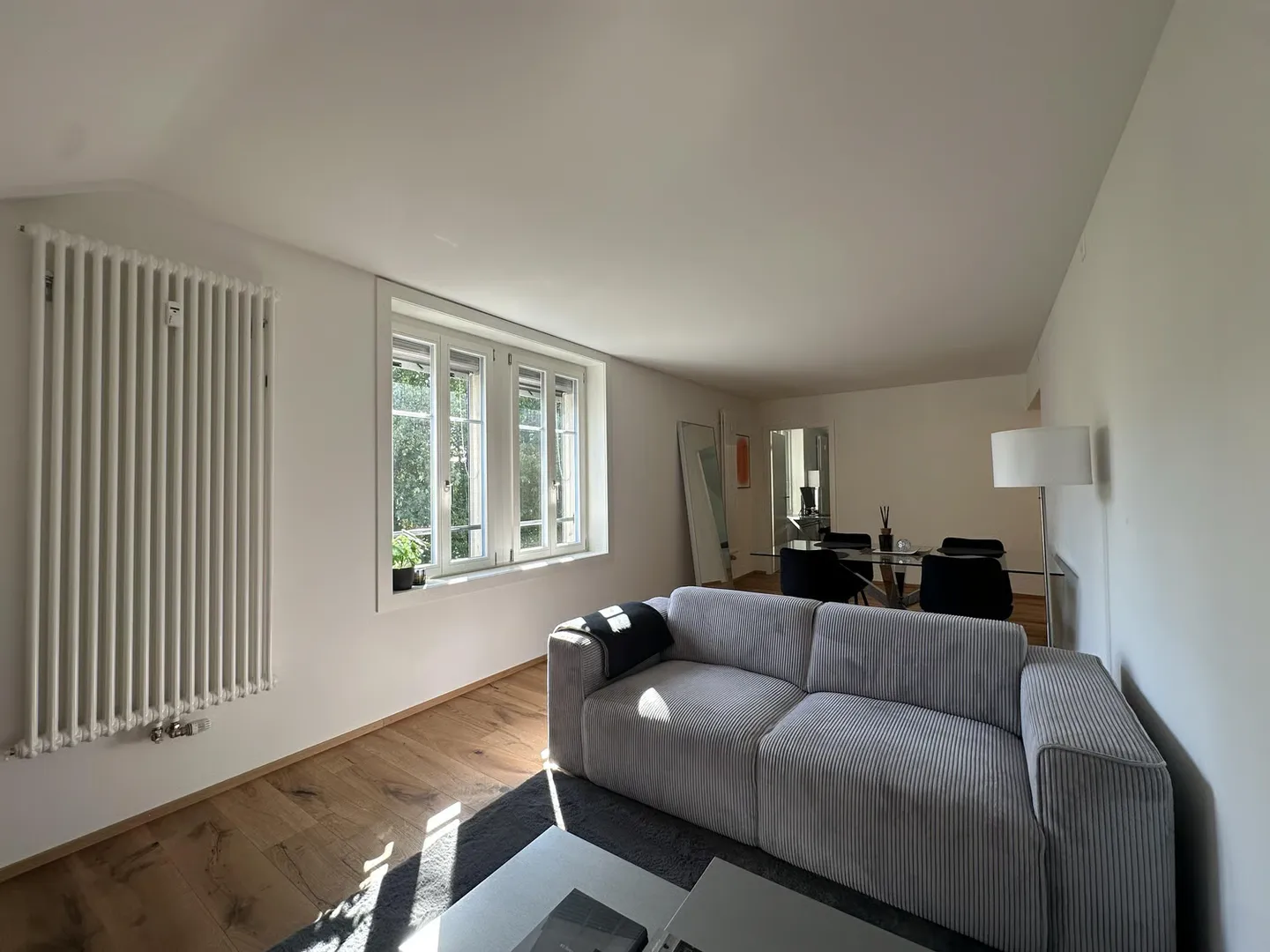 Appartement moderne de 2,5 pièces avec charme ancien - Photo 1 sur 13