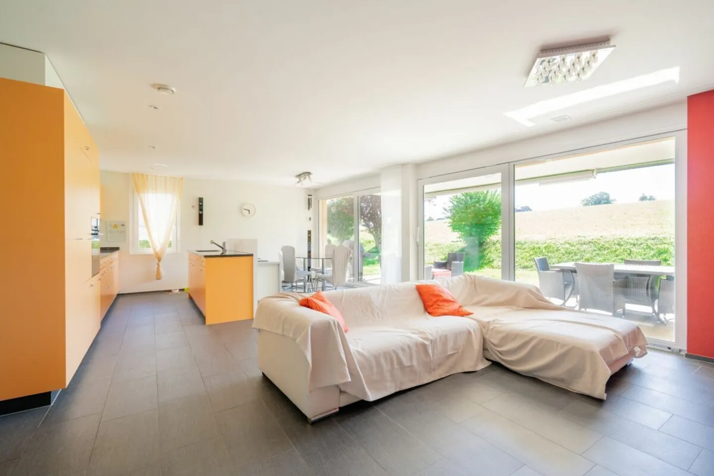 VIEL PLATZ ZUM AUSLEBEN MIT GARTEN - Foto 5 von 8