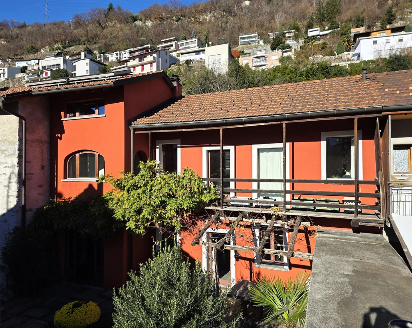 Maison typique du Tessin de 6 pièces - Photo 2 sur 19