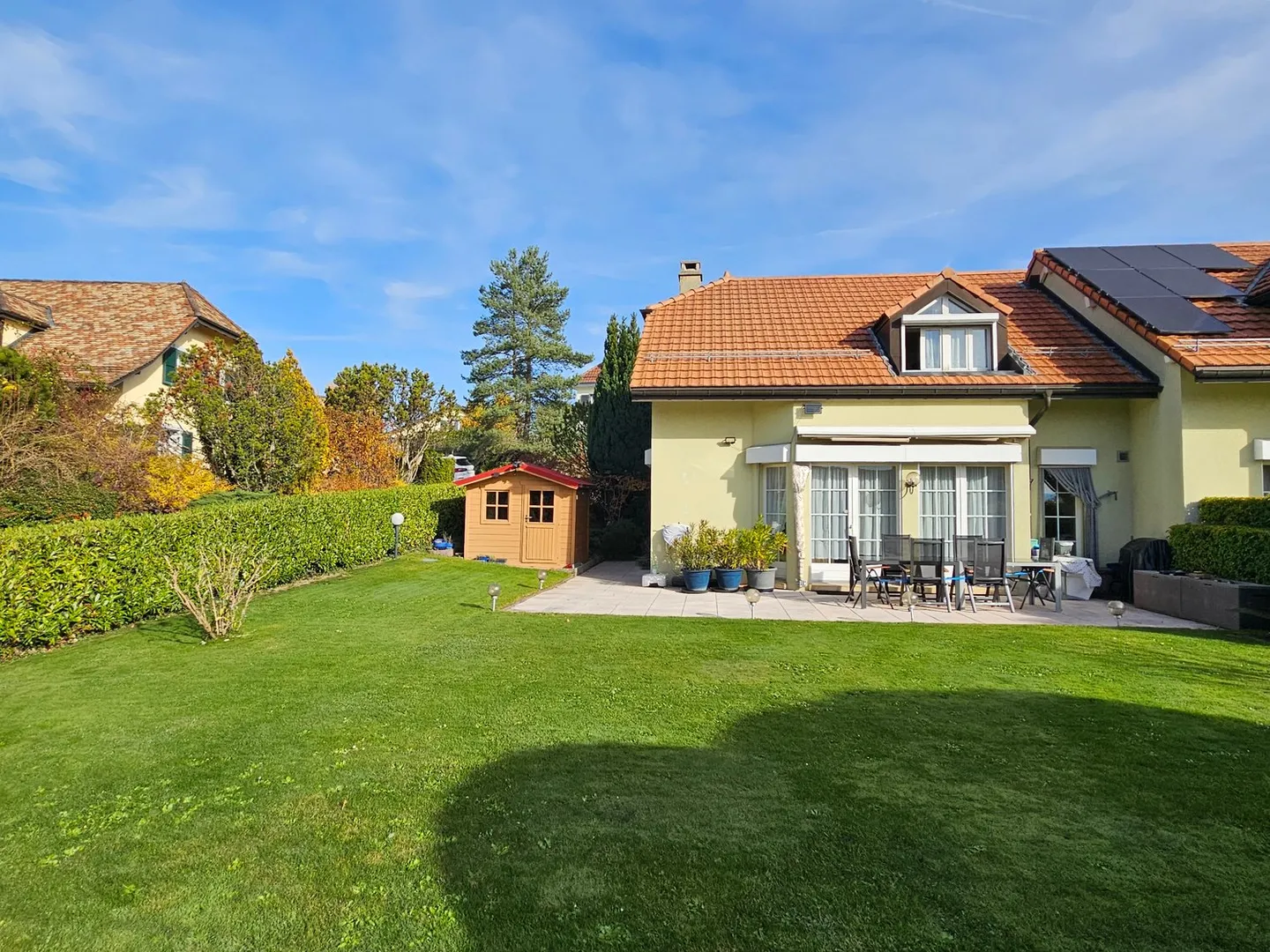 Casa familiare con muro condiviso - Foto 9 di 10