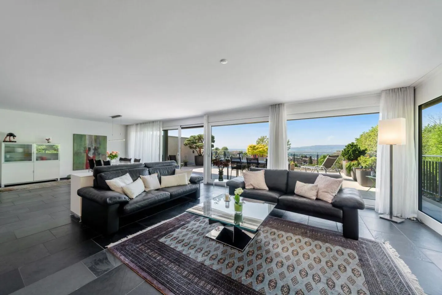 Terrassenwohnung mit Traumhaftem Blick - Foto 2 von 6
