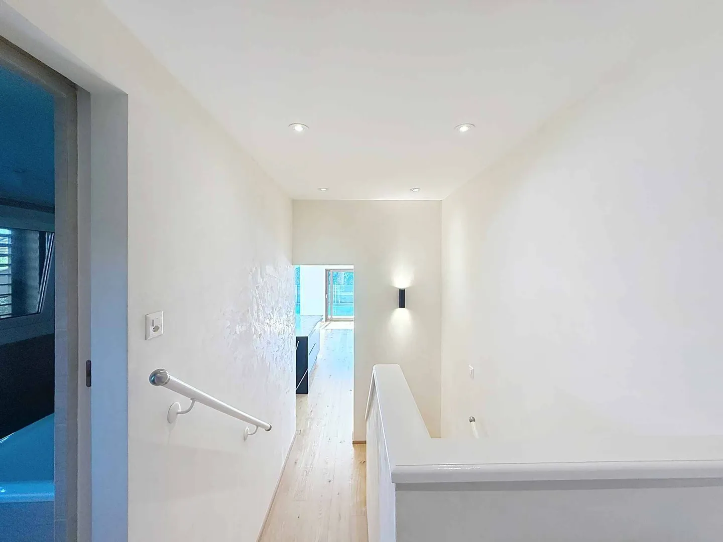 Unique, fully renovated villa - Photo 6 of 13