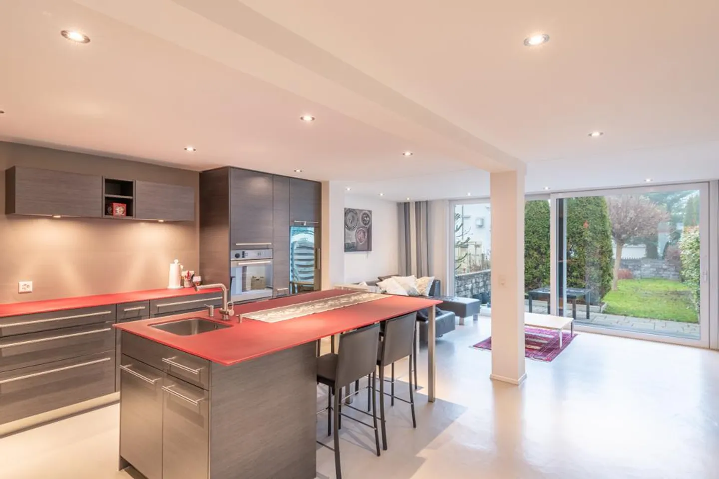 Modernized Home with Garden - Photo 3 of 7