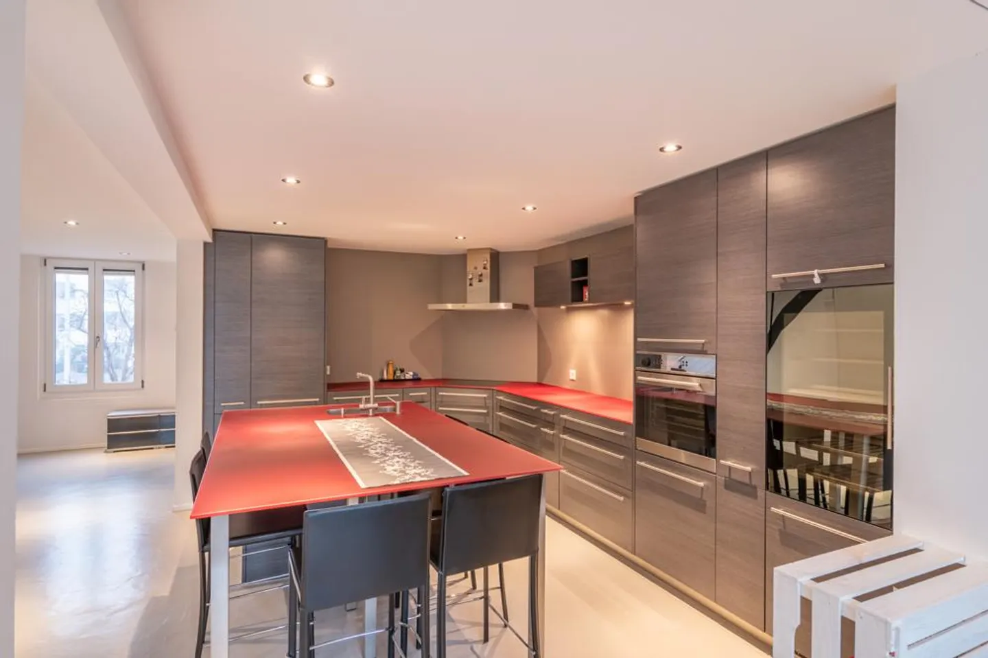 Modernized Home with Garden - Photo 4 of 7