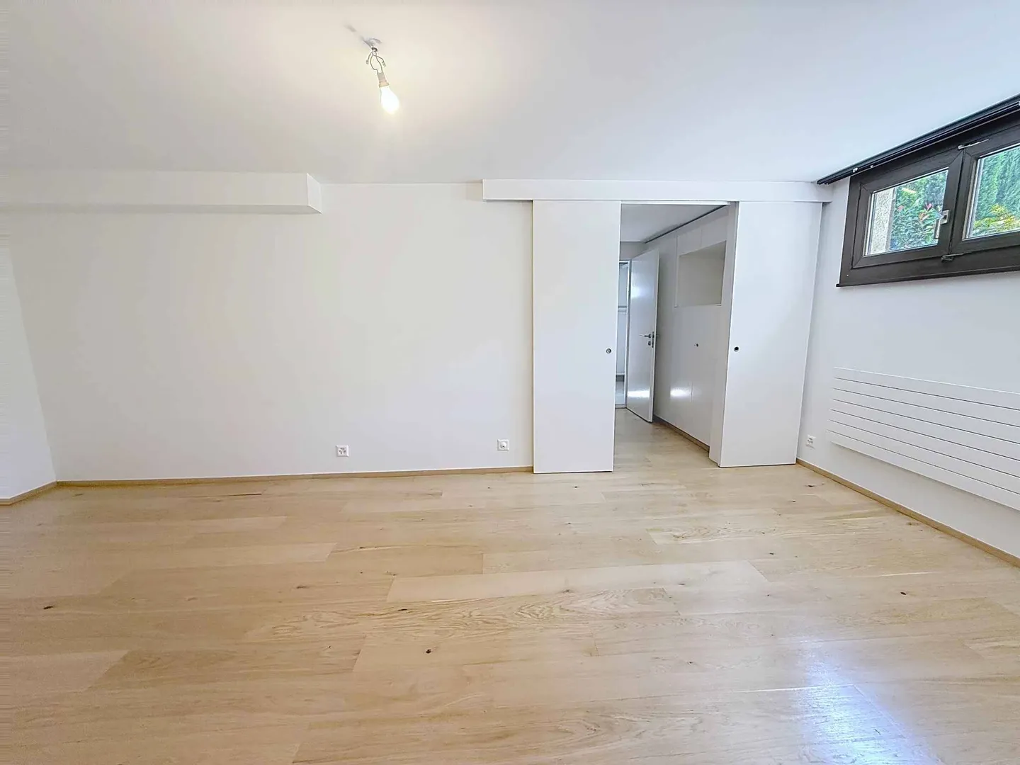 Unique, fully renovated villa - Photo 11 of 13