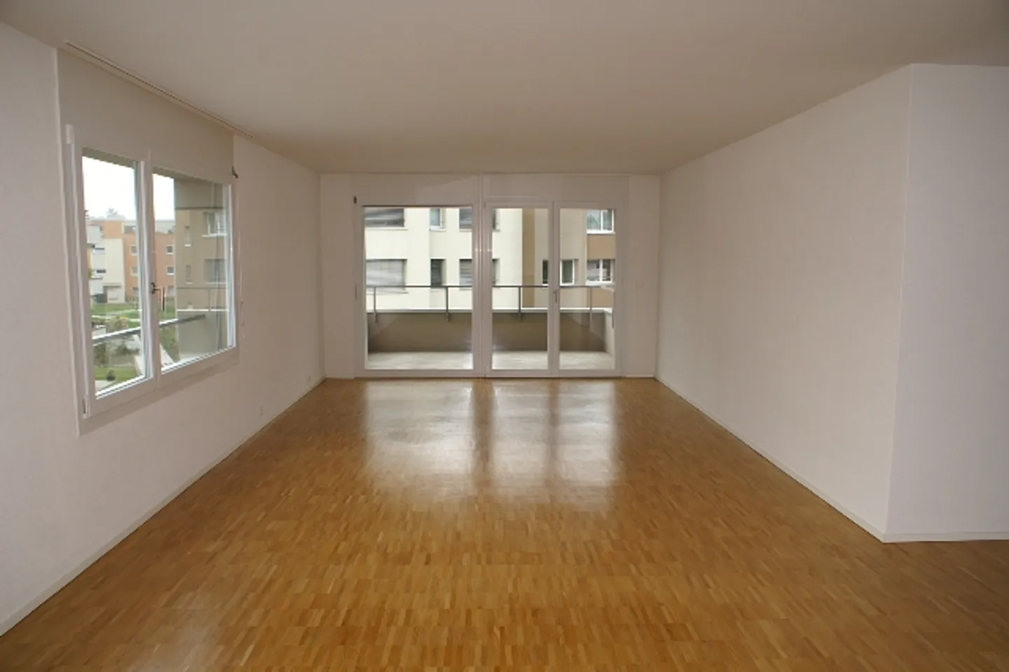 Appartamento moderno con terrazza - Foto 2 di 7