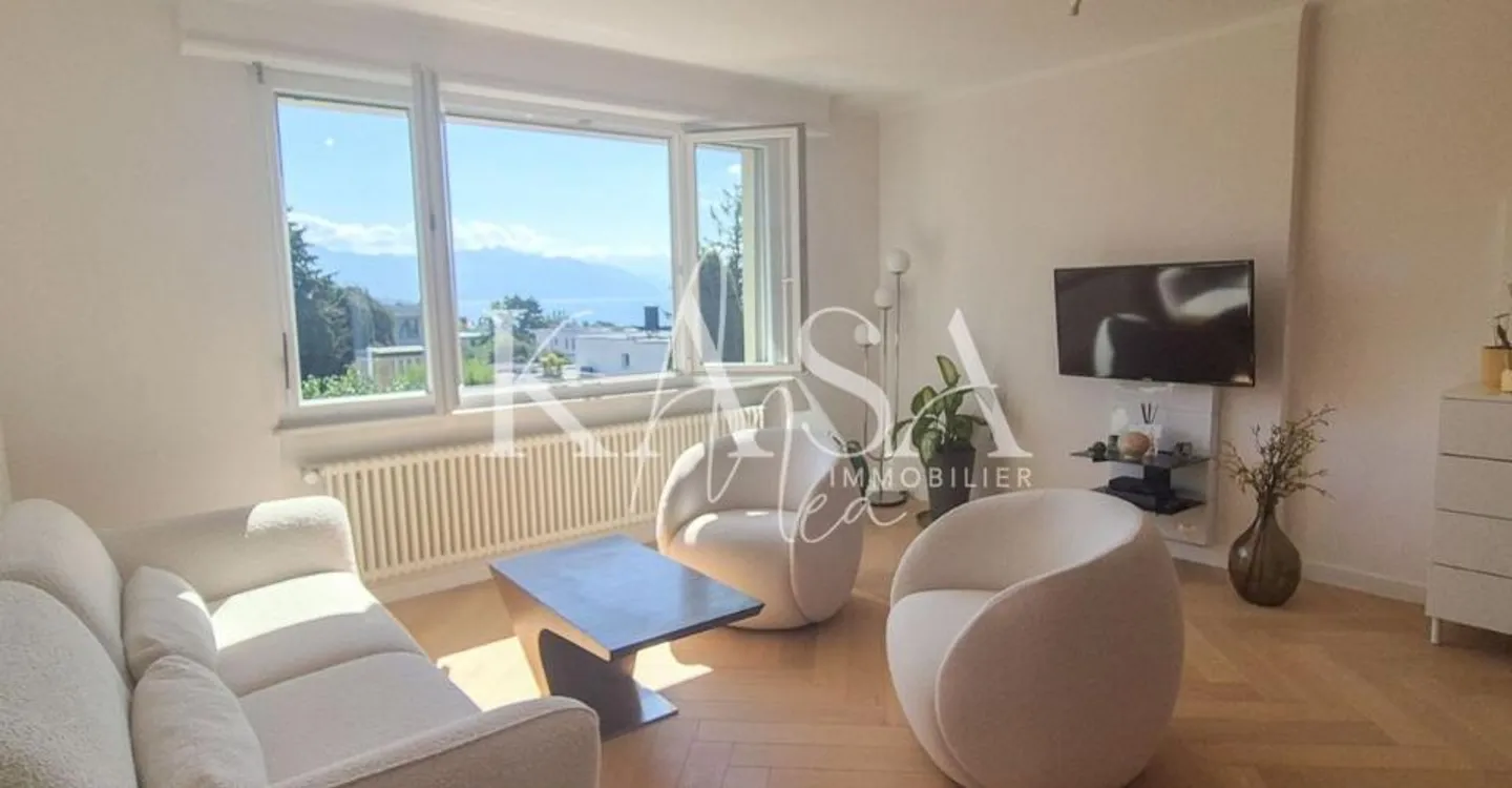 Appartamento attico ristrutturato, vista lago - Foto 1 di 13