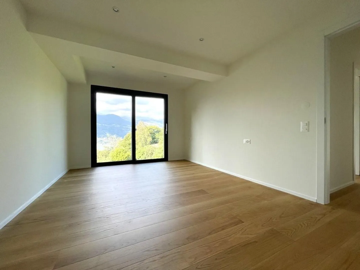 3,5-ZIMMER-WOHNUNG MIT WUNDERSCHÖNEM PANORAMABLICK - Foto 6 von 13