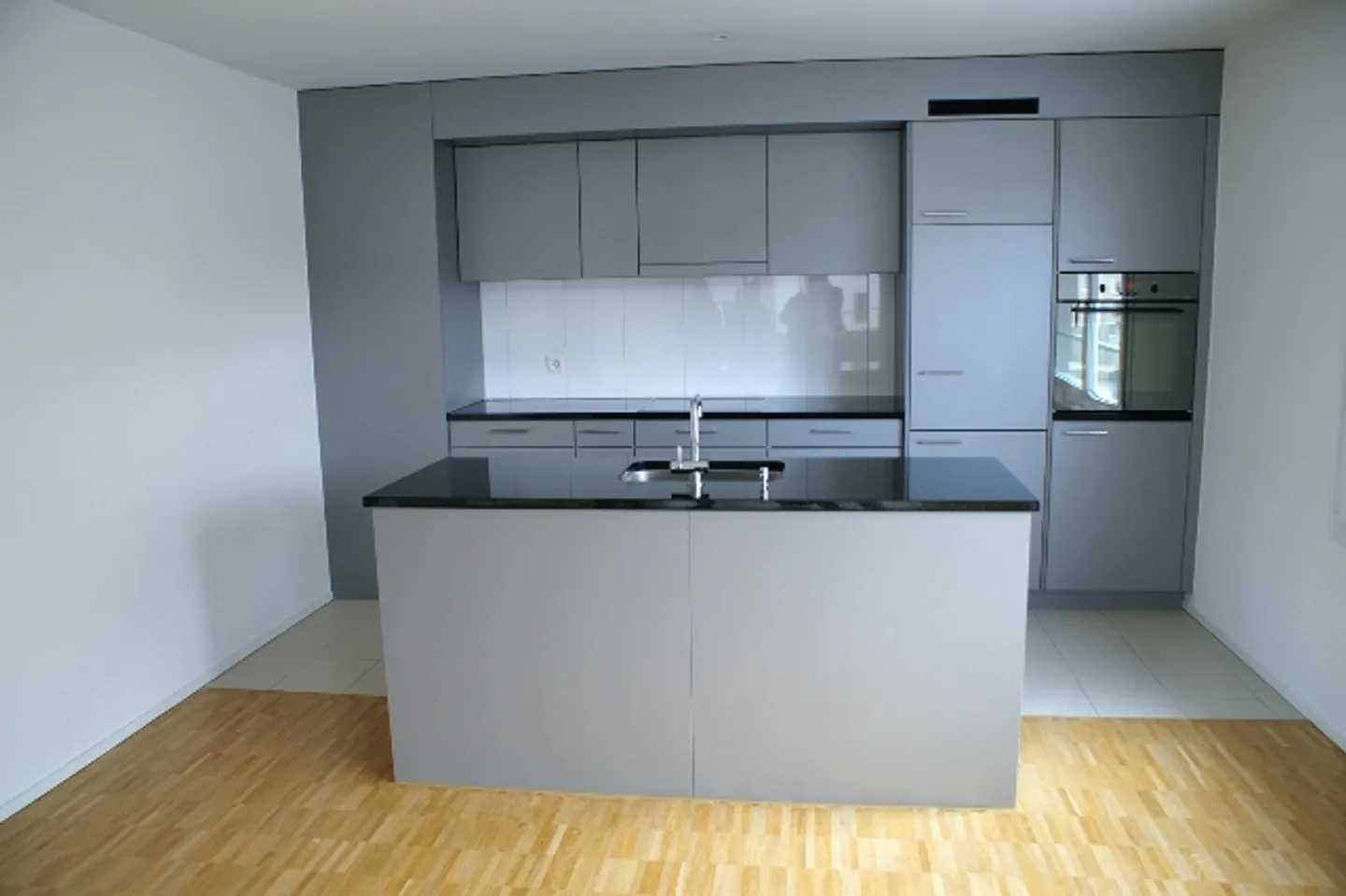 Appartamento moderno con terrazza - Foto 3 di 7