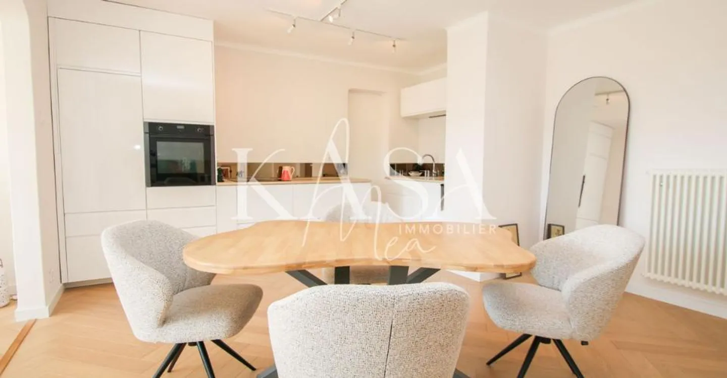 Appartamento attico ristrutturato, vista lago - Foto 3 di 13