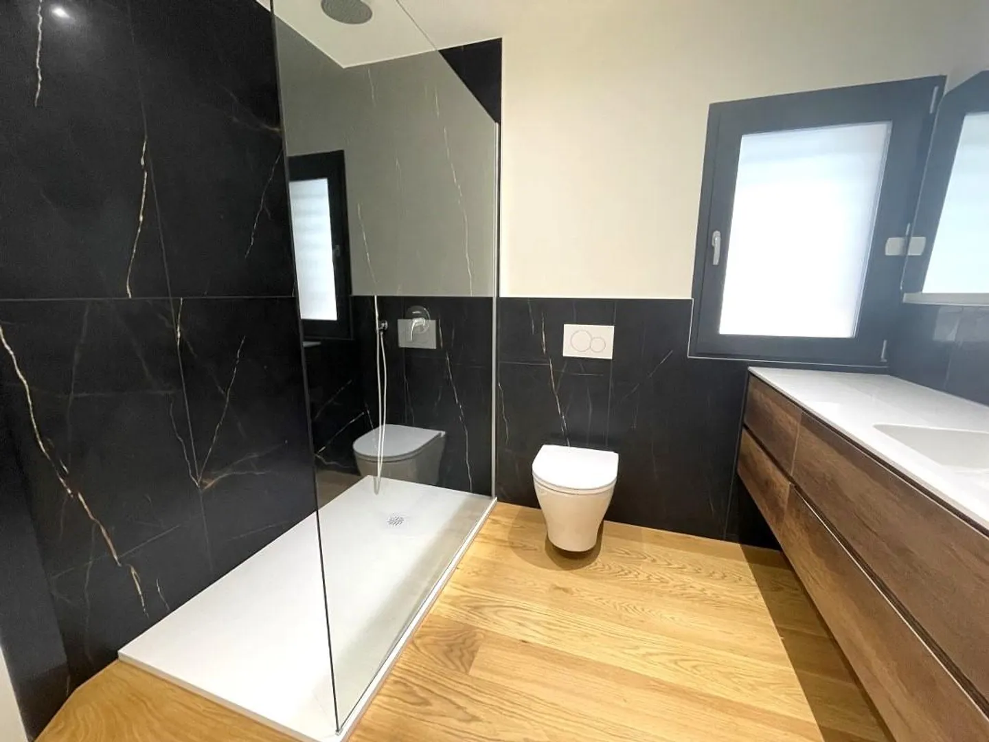 3,5-ZIMMER-WOHNUNG MIT WUNDERSCHÖNEM PANORAMABLICK - Foto 9 von 13