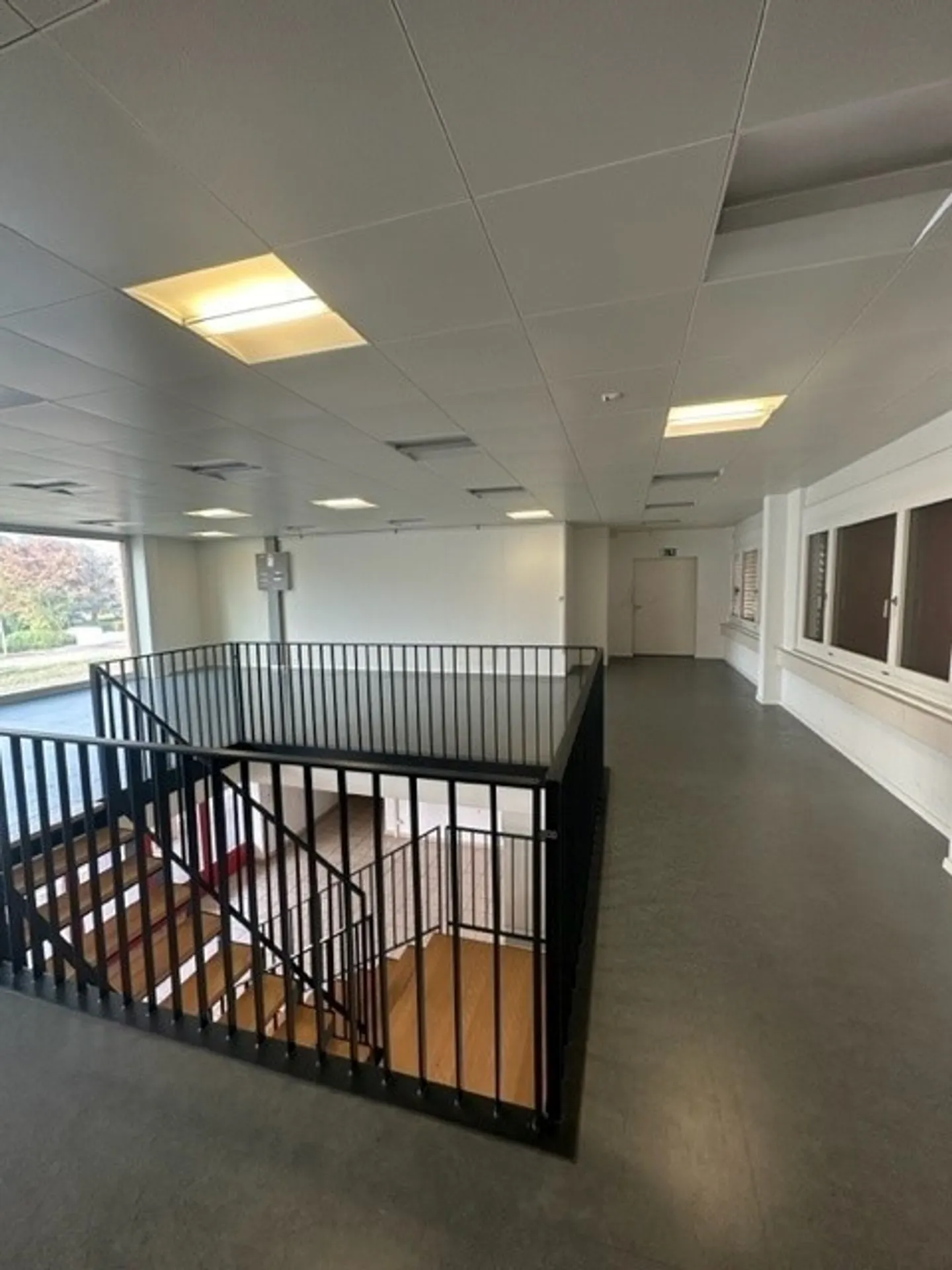 Commercial or office space in the center of Dietikon - Photo 7 of 11