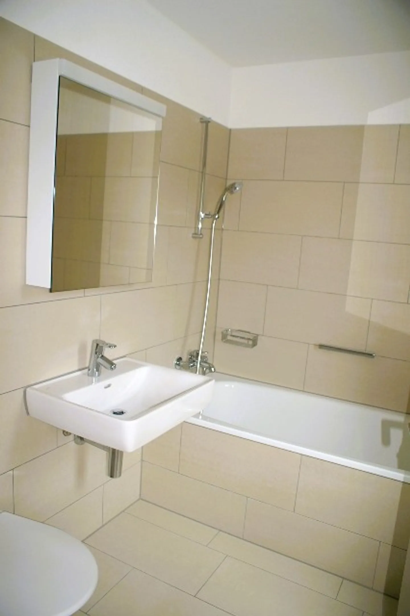 Appartamento moderno con terrazza - Foto 4 di 7