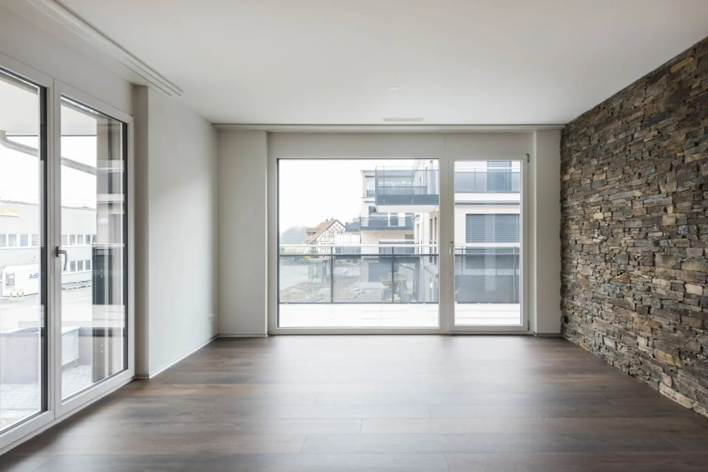 Appartamento Attico Elegante in un Edificio Ben Curato! - Foto 3 di 9