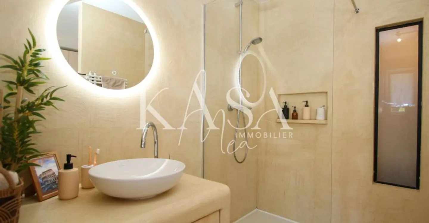 Appartamento attico ristrutturato, vista lago - Foto 5 di 13