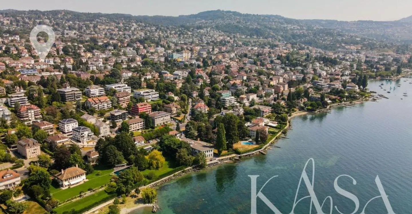 Appartamento attico ristrutturato, vista lago - Foto 7 di 13
