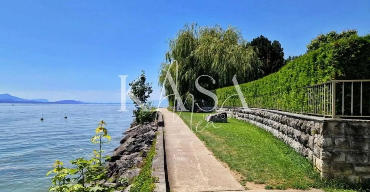Appartamento attico ristrutturato, vista lago - Foto 10 di 13