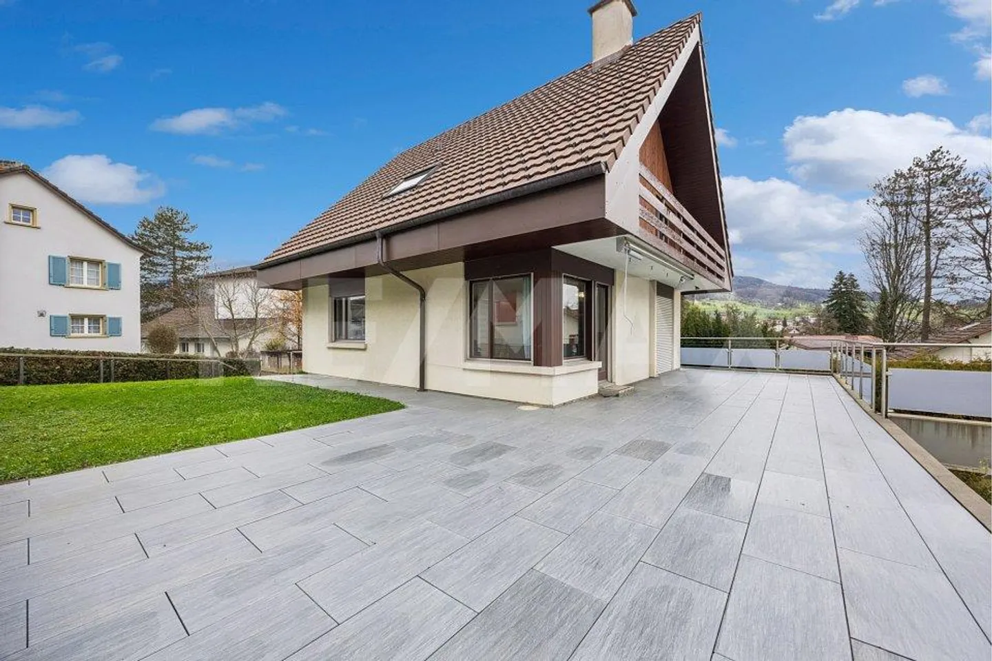 Casa con 6 stanze - Foto 1 di 13