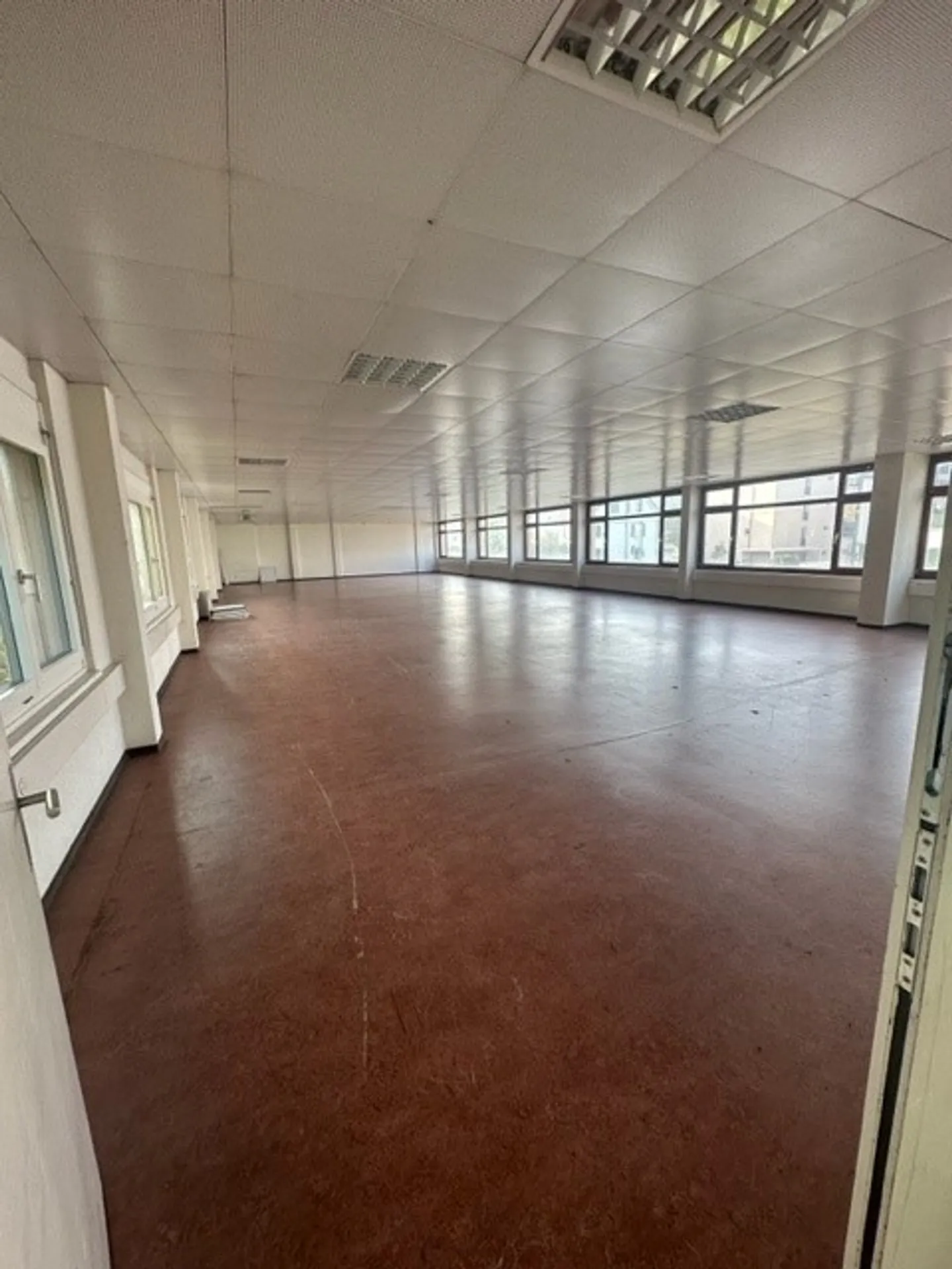 Commercial or office space in the center of Dietikon - Photo 9 of 11