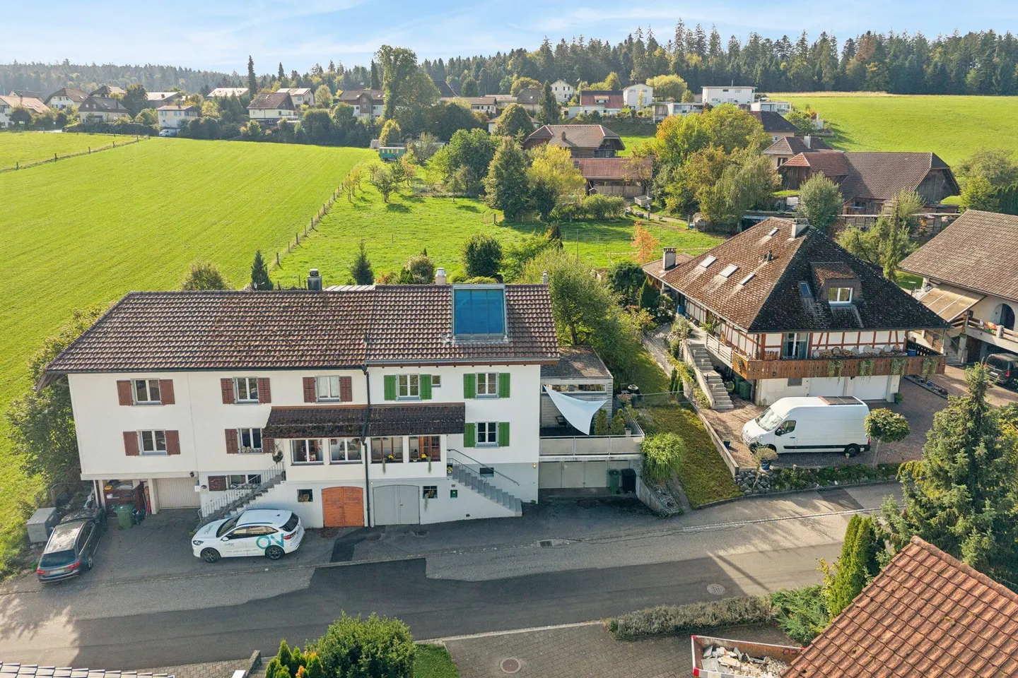 Tranquillité rurale. Proximité urbaine. Une maison avec vue - Photo 2 sur 21