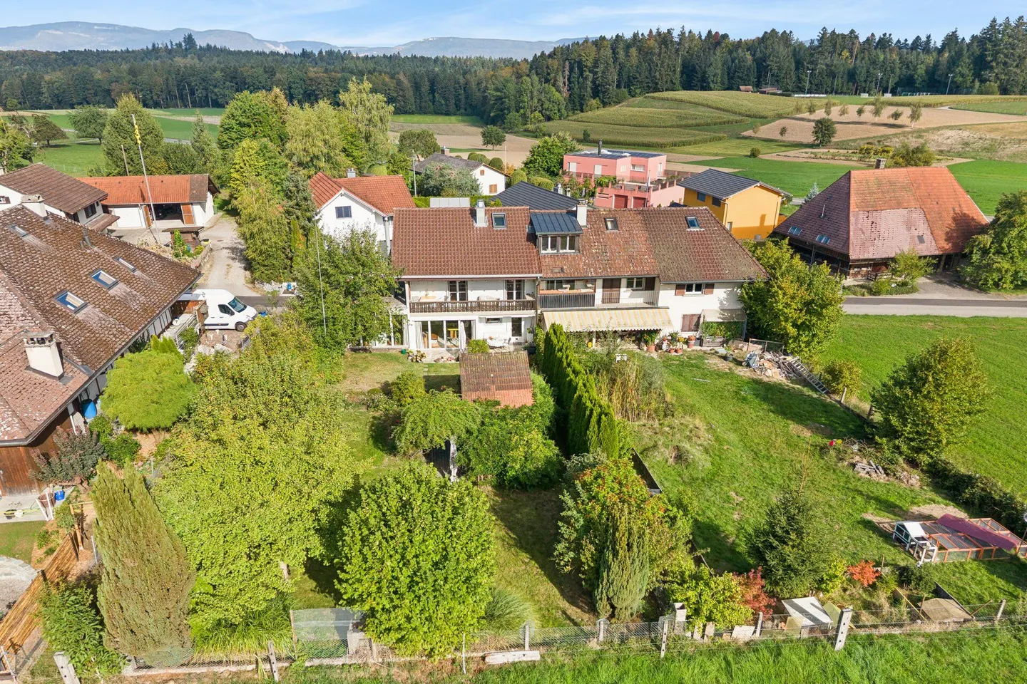 Tranquillité rurale. Proximité urbaine. Une maison avec vue - Photo 4 sur 21