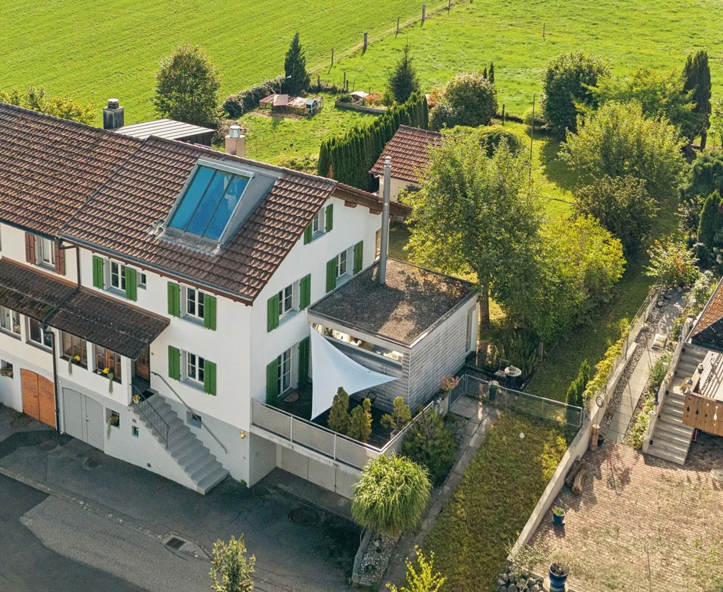 Tranquillité rurale. Proximité urbaine. Une maison avec vue - Photo 1 sur 21
