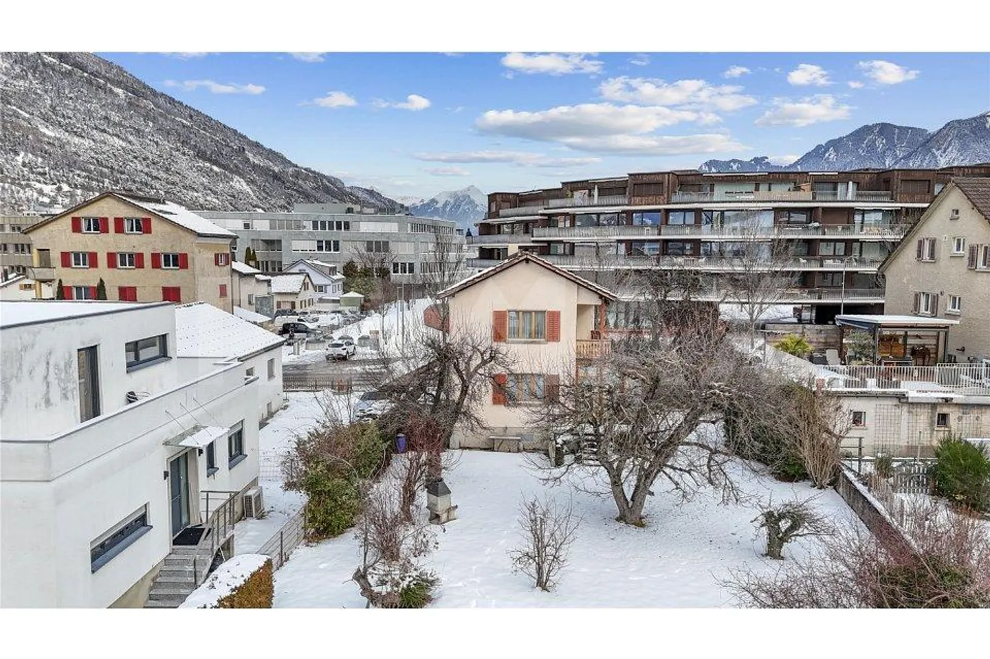 Zeitloses Einfamilienhaus - Foto 3 von 13