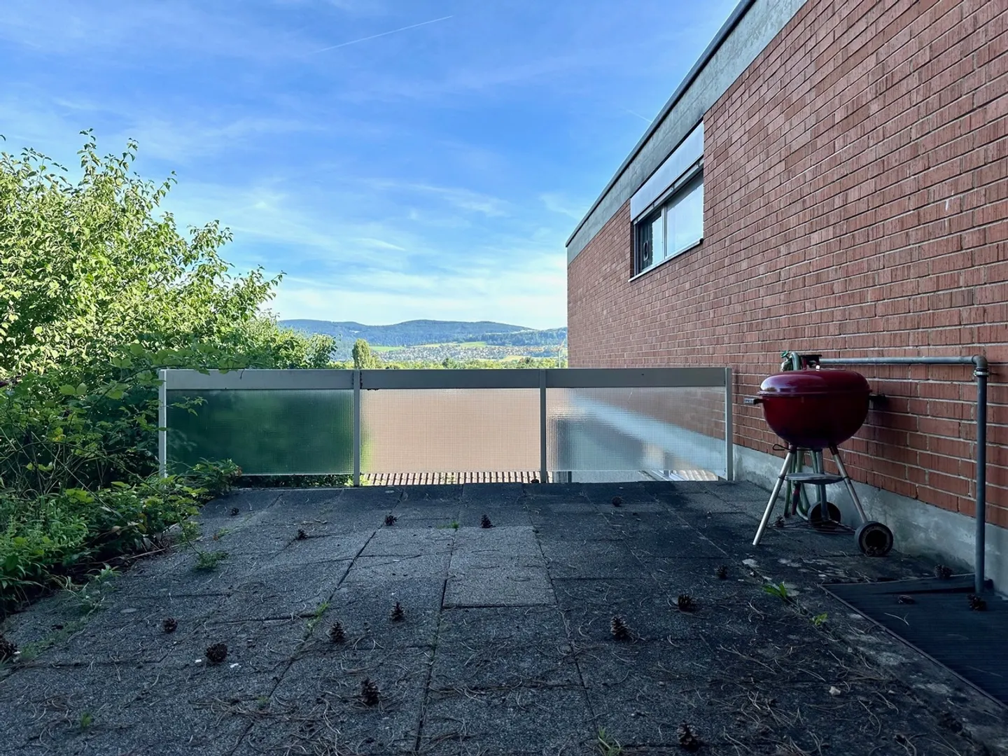 Architect's House with Far-Reaching Views in a Quiet Location in Reinach BL - Photo 9 of 29