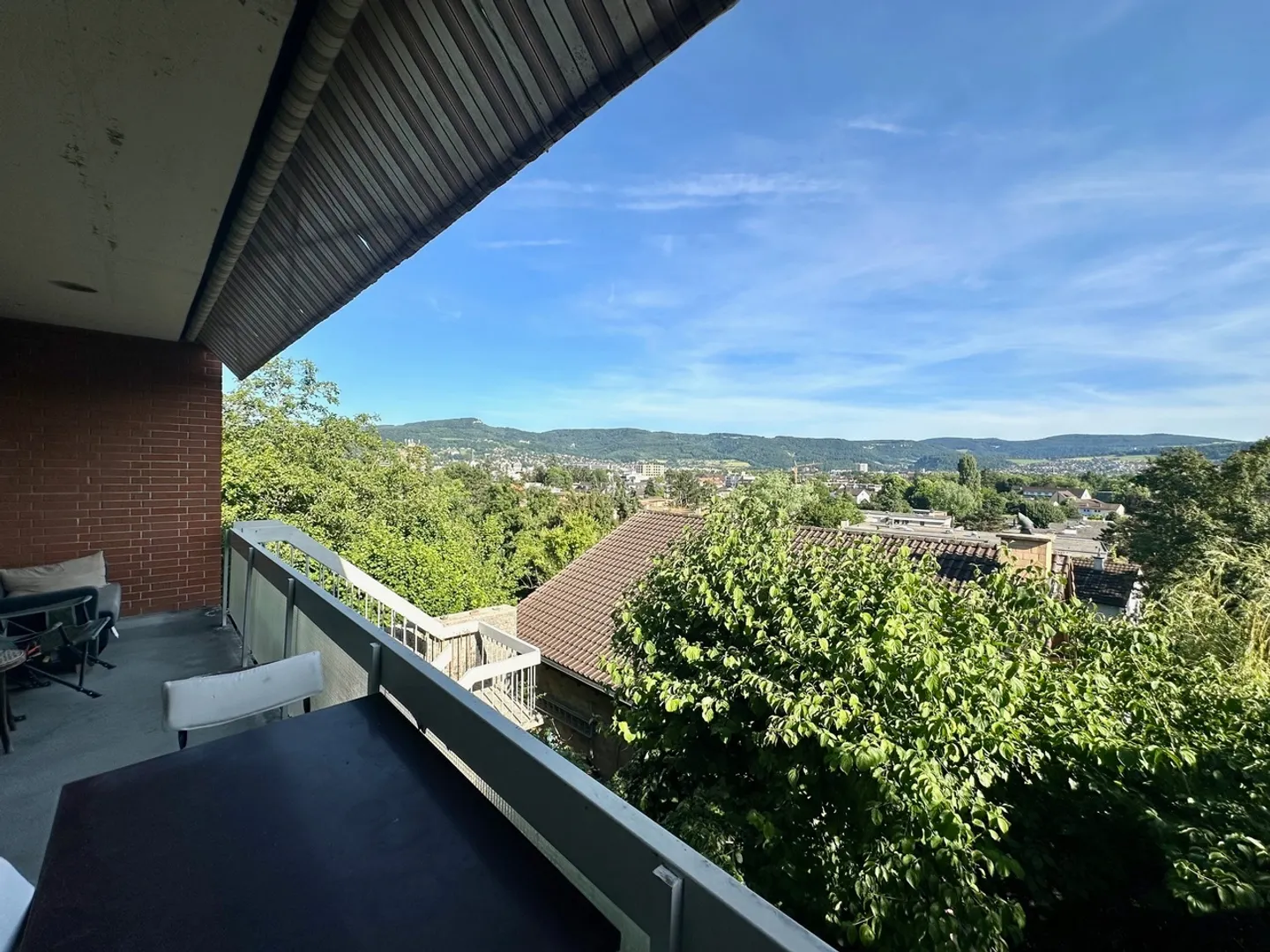 Architect's House with Far-Reaching Views in a Quiet Location in Reinach BL - Photo 4 of 29