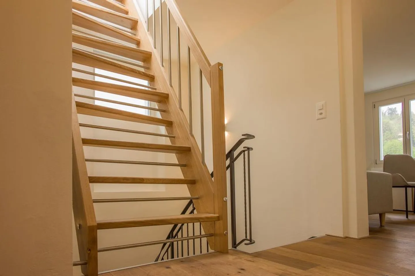 Modern Apartment with Terrace - Photo 6 of 9